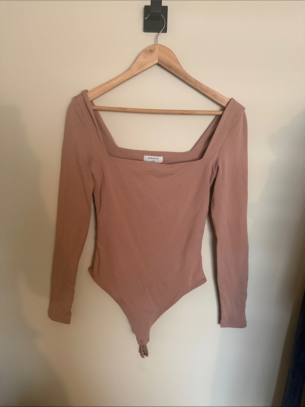 Aritzia Babaton square neck bodysuit medium great condition